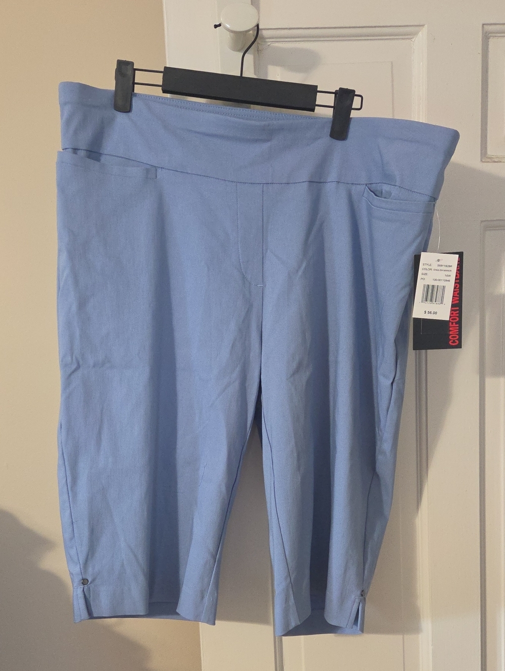 NWT Briggs Light Blue Pull-On Capris In Size 16W